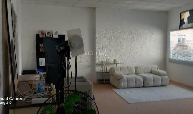 Bán rẻ lô đất đường 23 giá 10.5tỷ (8m x 19m) khu bên sông, Thủ Đức, đang cho thuê studio 15tr/tháng