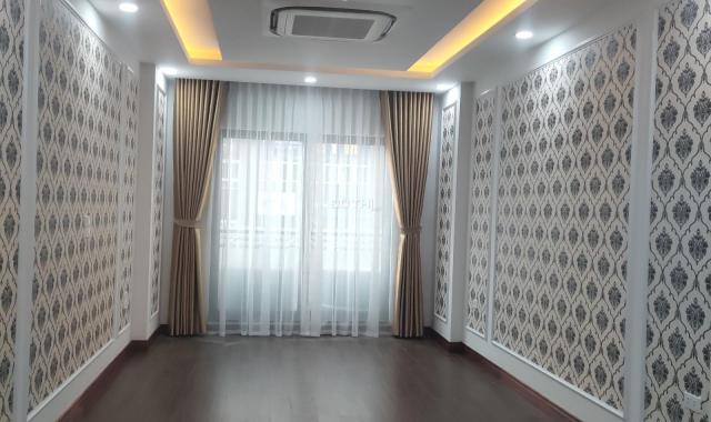 Bán nhà ngõ 381 Nguyễn Khang, Thành Thái DT 40m2 x 6T thang máy ô tô qua cửa 7,8 tỷ