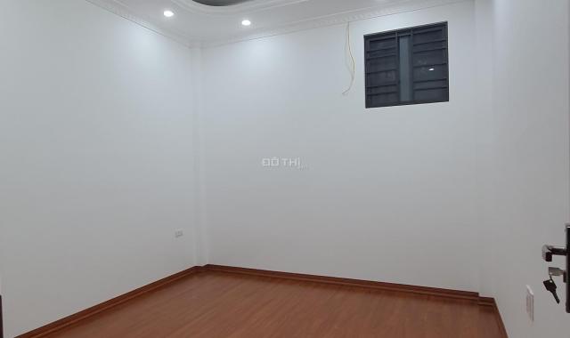 Bán nhà ngõ Đê La Thành, Đống Đa DT40m2x5 tầng, 6PN rộng, ngõ rộng gần phố giá 5,4 tỷ