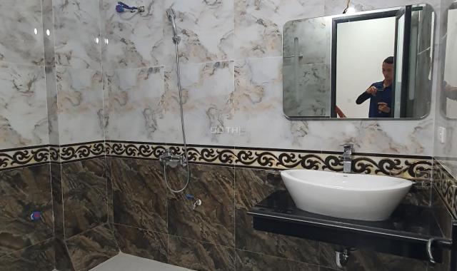 Bán nhà mặt ngõ 318 Đê La Thành, Đống Đa DT48m2x5 tầng mới, mỗi tầng 1PN. giá 4.4 tỷ