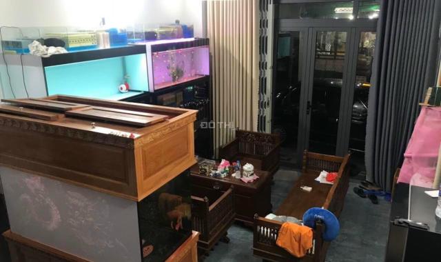 Bán nhà góc 2 mặt tiền đường Trần Bình Trọng, kế trường học. Giá 4,4 tỷ