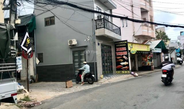 Bán nhà góc 2 mặt tiền đường Trần Bình Trọng, kế trường học. Giá 4,4 tỷ