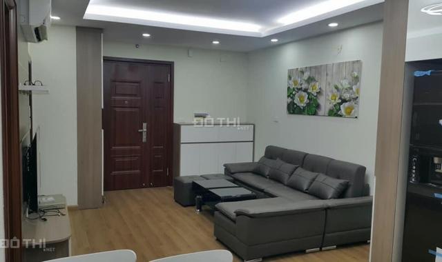 Cần cho thuê gấp Căn hộ Chung cư  Central Field 219 Trung Kính, giá 11.5tr/tháng, hướng Đông Nam