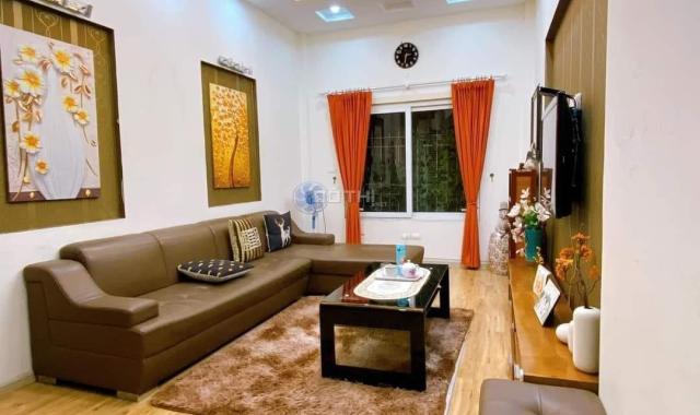 Rẻ nhất khu vực Phùng Hưng Hà Đông, 35m2 4T, nhà đẹp, phân lô, ô tô đỗ cửa