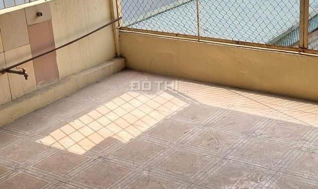 Hiếm bán nhà phân lô Hoàng Văn Thái ô tô đỗ cửa - 2 thoáng - nở hậu
