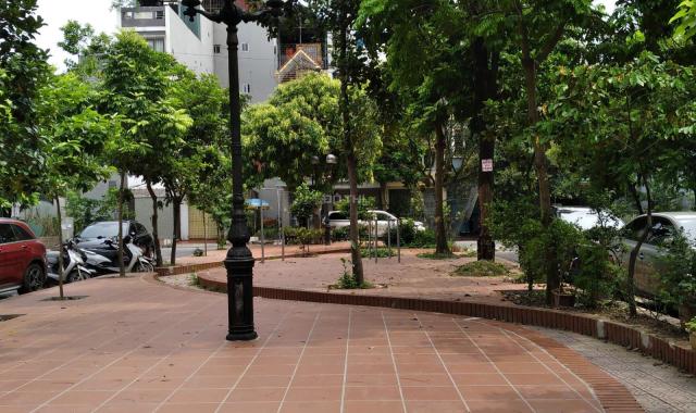 Cần bán nhà TĐC Tu Hoàng, 40m2, 5t view vườn hoa. Giá 6, x tỷ