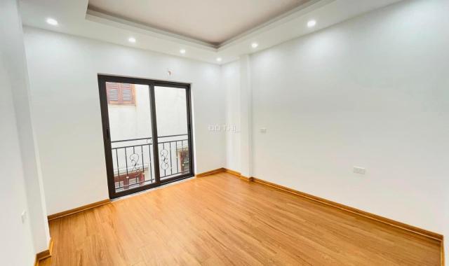 Bán nhà phố Đại La, Hai Bà Trưng, gần phố, ba gác đỗ cửa, ở ngay, 40m2, 4 tầng, giá 4 tỷ 4