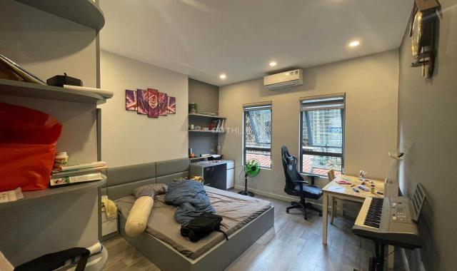 Đại La, Hai Bà Trưng, nhà đập hộp, gần phố, mặt tiền rộng, 50m2, 5 tầng, chỉ 5 tỉ 4