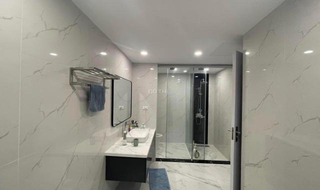 Đại La, Hai Bà Trưng, nhà đập hộp, gần phố, mặt tiền rộng, 50m2, 5 tầng, chỉ 5 tỉ 4