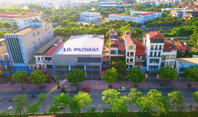 Chính chủ nhờ bán lại showroom 1000m2 full đất thổ cư lâu dài, mặt tiền 24m xây nhà tiền chế 3 tầng