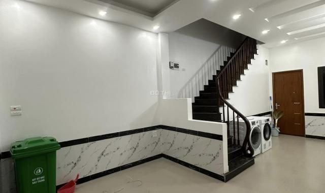 Bán nhà đường Láng Đống Đa, 48m2, 4 tầng, lô góc, ngõ thông, gần ô tô, 4.25 tỷ