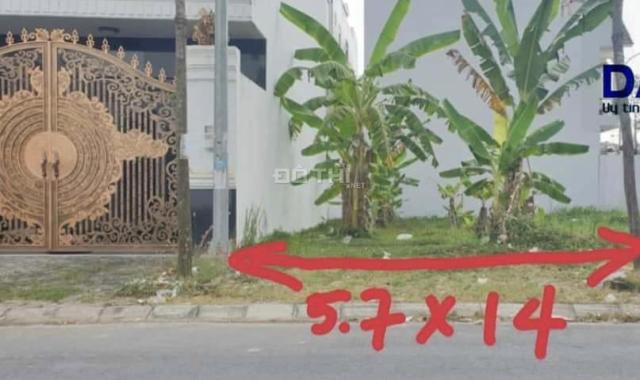 Bán nền mặt tiền đường số 4 KDC Nam Long. Hướng TB. Giá 3,95 tỷ