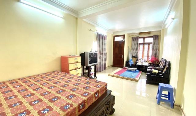 Giảng viên bán căn Xuân Thủy để mua nhà to, 37m2 gần phố giá nhỉnh 4 tỷ 5