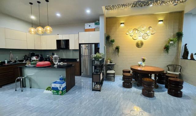 Bán nhà đường đường Dương Quảng Hàm 1T3L - 6.2x22m (nở hậu)