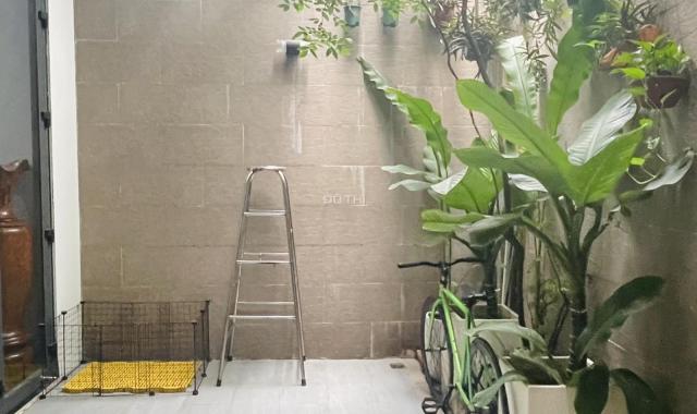 Bán nhà đường đường Dương Quảng Hàm 1T3L - 6.2x22m (nở hậu)