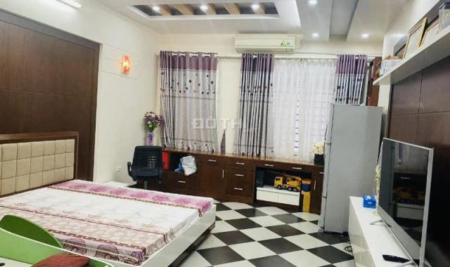 Bán mới xây nhà phố Quan Nhân, Ôtô, DT 42m2 x 5 tầng, MT4m.
