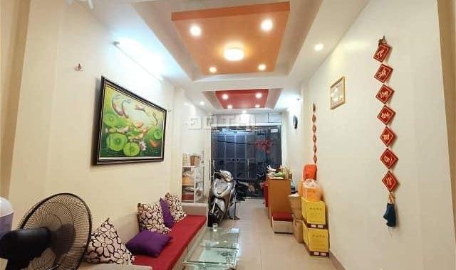 Bán nhà Đội Cấn, ngõ kinh doanh ô tô tránh nhau, cách mặt Đội Cấn 15m