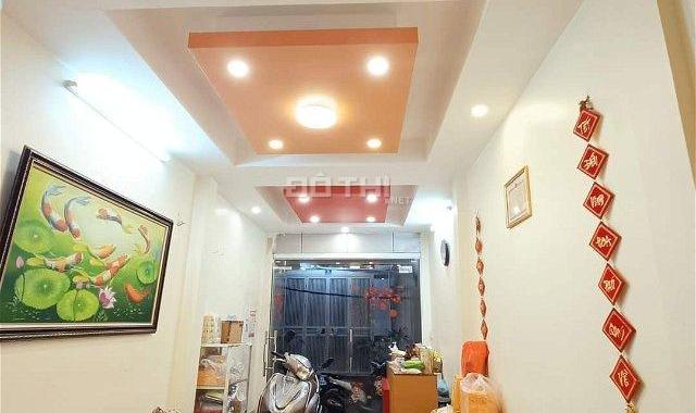 Bán nhà Đội Cấn, ngõ kinh doanh ô tô tránh nhau, cách mặt Đội Cấn 15m
