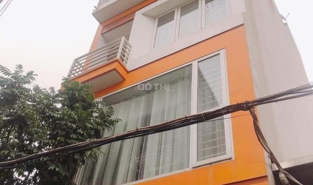 Bán nhà Thạch Bàn Cổ Linh gần Trường Tiểu học Thạch Bàn 43m 4 tầng có sân để xe giá 4,8 tỷ