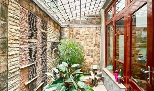 Bán nhà riêng tại Đường Dịch Vọng, Phường Dịch Vọng, Cầu Giấy, Hà Nội diện tích 99m2 giá 30 Tỷ