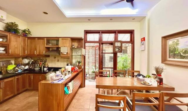 Bán nhà riêng tại Đường Dịch Vọng, Phường Dịch Vọng, Cầu Giấy, Hà Nội diện tích 99m2 giá 30 Tỷ