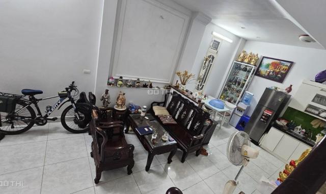 BÁN NHÀ LÔ GÓC HOÀN KIẾM-2 MẶT THOÁNG - NHÀ ĐẸP SANG CHẢNH TÂN CỔ ĐIỂN- GIÁ TỐT.