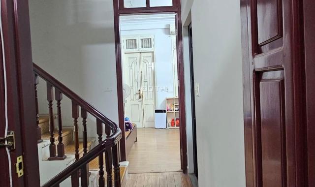 BÁN NHÀ LÔ GÓC HOÀN KIẾM-2 MẶT THOÁNG - NHÀ ĐẸP SANG CHẢNH TÂN CỔ ĐIỂN- GIÁ TỐT.