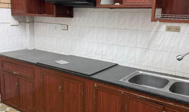 Nhà dân xây phố Phương Mai, quận Đống Đa, 44 mét vuông, 3 tầng 3 phòng ngủ, 4 tỷ hai!!!
