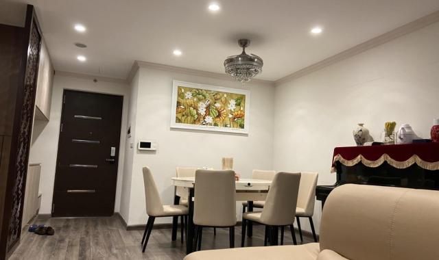 Cho thuê căn góc 3PN CC HongKong Tower Đê La Thành dt 127m2 full đồ LH 0982402115