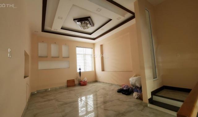 Bán nhà 3 tầng Mt Triệu Việt Vương,(10m5) vị trí đẹp KD sát cầu Rồng sông Hàn, Sơn Trà