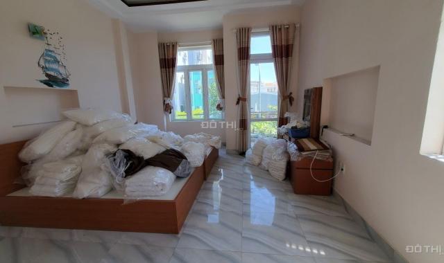 Bán nhà 3 tầng Mt Triệu Việt Vương,(10m5) vị trí đẹp KD sát cầu Rồng sông Hàn, Sơn Trà