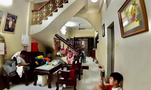 Bán nhà ngõ 29 Dịch Vọng Hậu gần phố hưởng tiện ích 39m giá nhỉnh 4 tỷ