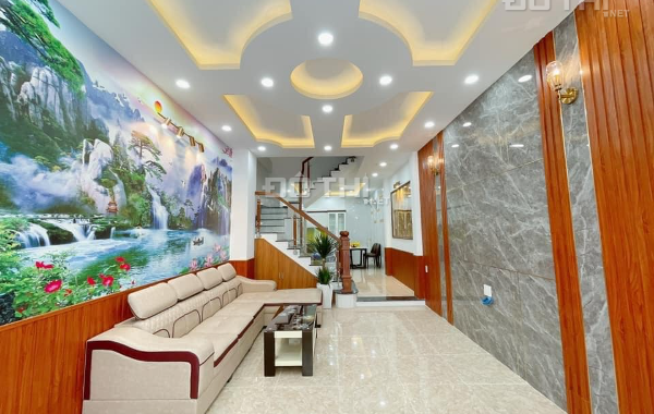 Phát mãi gấp căn nhà gần chợ Phạm Văn Hai, Phường 3, Quận Tân Bình.