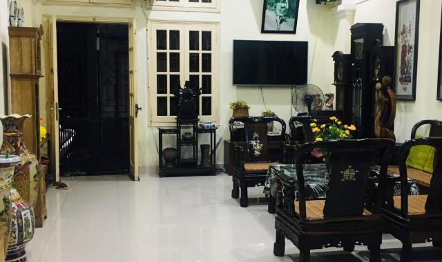 Đại La, Hai Bà Trưng, nhà đẹp ở ngay, ba bước ra phố, mặt tiền rộng, 46m2,  5 tầng , chỉ 4 tỉ 8.