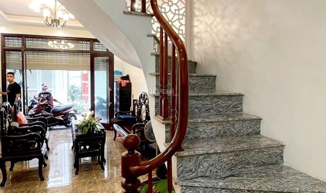 Tăng toàn bộ nội thất  BÁN NHÀ CẦU GIẤY Ô TÔ TRÁNH 35M2 GIÁ 4 tỷ 5 0359597345