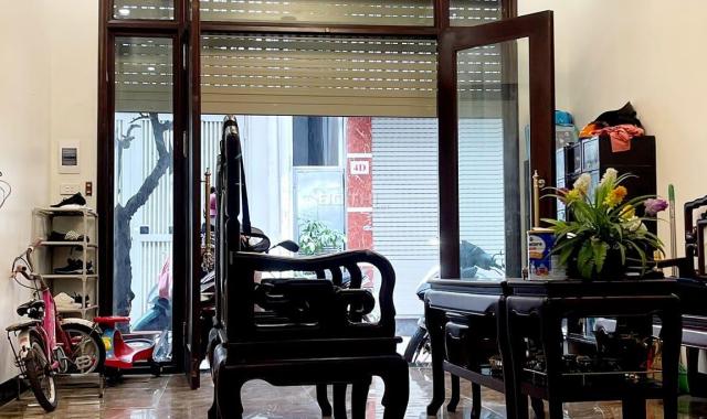 Tăng toàn bộ nội thất  BÁN NHÀ CẦU GIẤY Ô TÔ TRÁNH 35M2 GIÁ 4 tỷ 5 0359597345