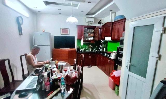 Trung Tâm Cầu Giấy - Nhà Đẹp Tự Xây - GẦN Ô TÔ - Ngõ thông thoáng- An sinh đỉnh cao