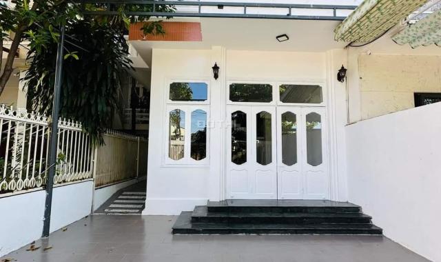 Bán villas sân vườn ngay trung tâm Đà Nẵng. Đường Hoàng Diệu, Gần Chợ Mới.