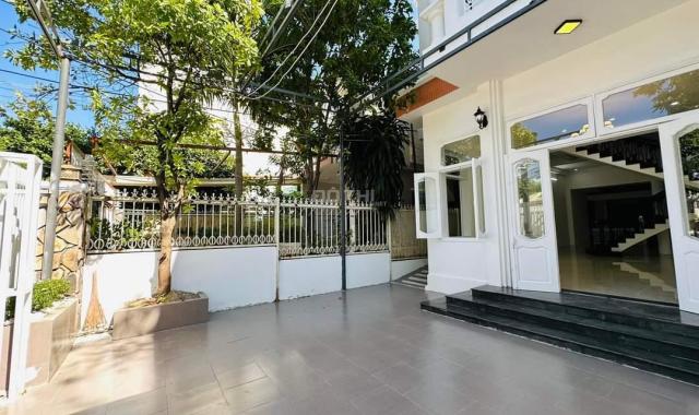 Bán villas sân vườn ngay trung tâm Đà Nẵng. Đường Hoàng Diệu, Gần Chợ Mới.