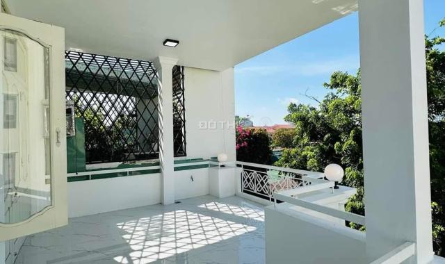 Bán villas sân vườn ngay trung tâm Đà Nẵng. Đường Hoàng Diệu, Gần Chợ Mới.
