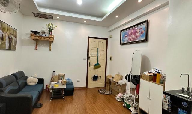 Bán căn hộ chung cư Hoàng Minh Giám, Phường Trung Hòa, Cầu Giấy 70m2,3 p 1 wc giá 2,x tỷ