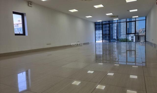 Cho thuê văn phòng 105m2 ở Tây Hồ, thông sàn, điều hòa âm trần sang trọng
