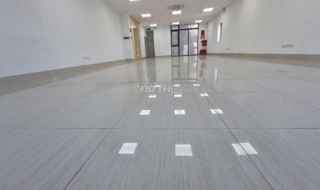 Cho thuê văn phòng 105m2 ở Tây Hồ, thông sàn, điều hòa âm trần sang trọng
