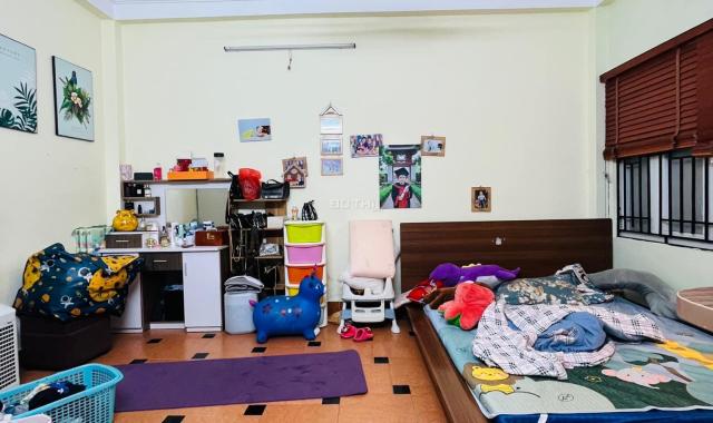 Cần bán gấp nhà 5 tầng tại Thái Hà, mấy bước ra ô tô, chỉ 4,5 tỷ