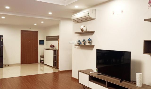 Cho thuê căn hộ chung cư Goldmark City: Căn hộ 156m2 tòa Ruby, 4PN, đầy đủ đồ