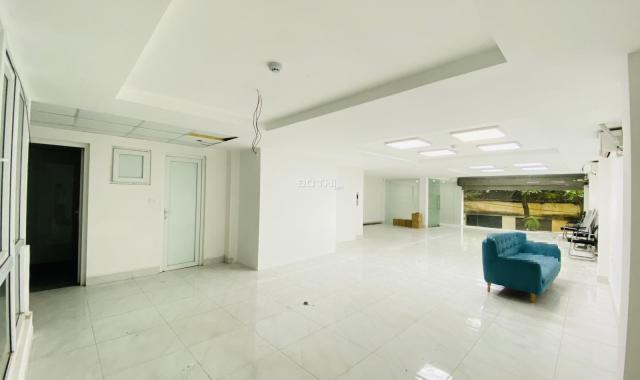 Bán chân đế chung cư Liễu Giai, LÔ GÓC 160M2, cho thuê 528 triệu, 1 năm