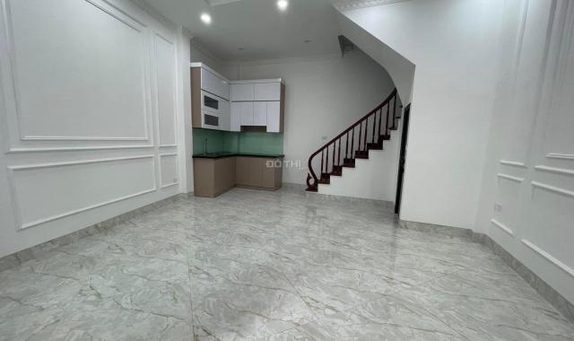 Bán nhà 9 phố Hào Nam  35m2 xây 5T mặt tiền 3.62 m giá bán 4.45Tỷ cách phố 2 nhà