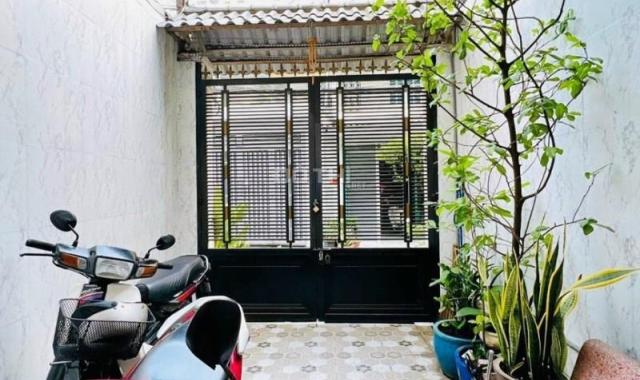 Bán Nhà Bến Vân Đồn, Hẻm xe Tải, 48m2, 5PN, Kinh Doanh, Giá rẻ