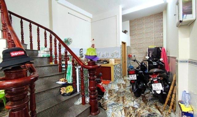 Bán Nhà HXH, sát MT Lạc Long Quân - Quận 11 - 50m2, ngang 4.5M, 4 Tầng, giá cực rẻ