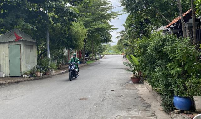Bán đất DA thế kỷ 21 nền góc 2 mặt tiền công viên đường Đông Văn Cống Q.2 (154.6m2) 180 tr/m2